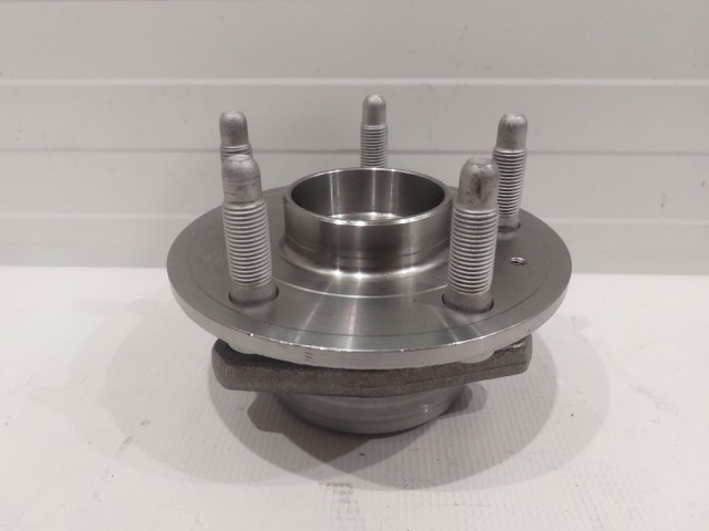 Wheel Hub & Bearing